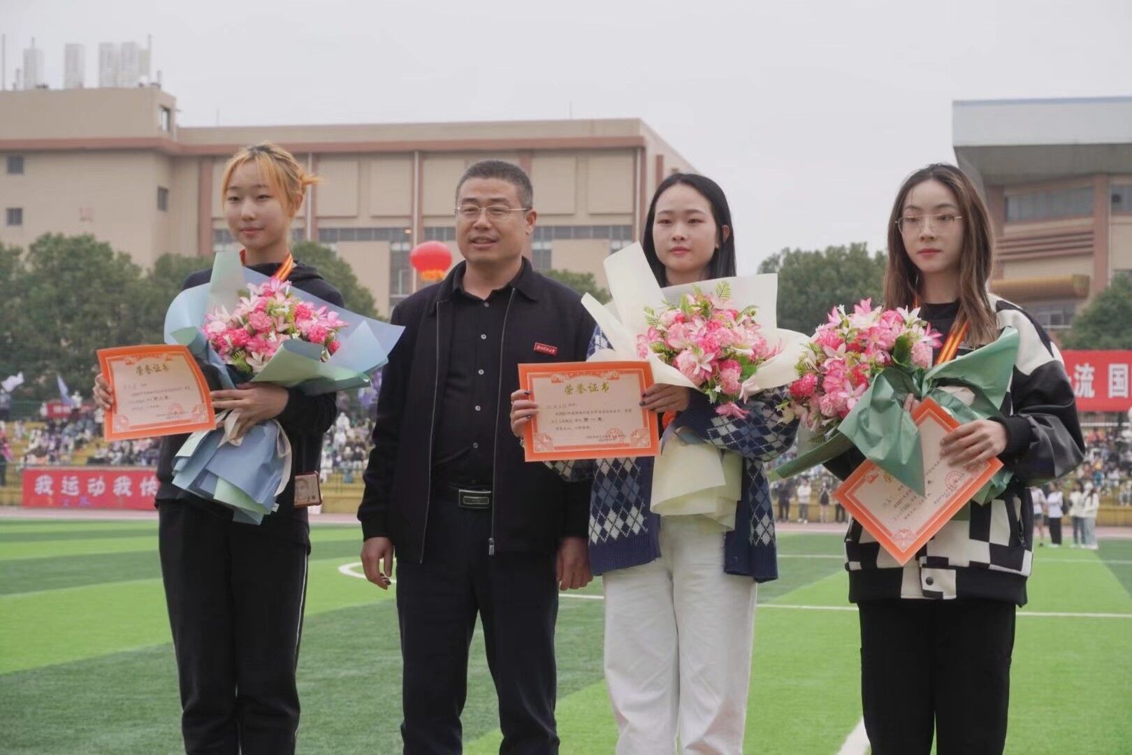 08bfd3a1341344bda1842d76e3a5aa78.jpg 08bfd3a1341344bda1842d76e3a5aa78.jpg