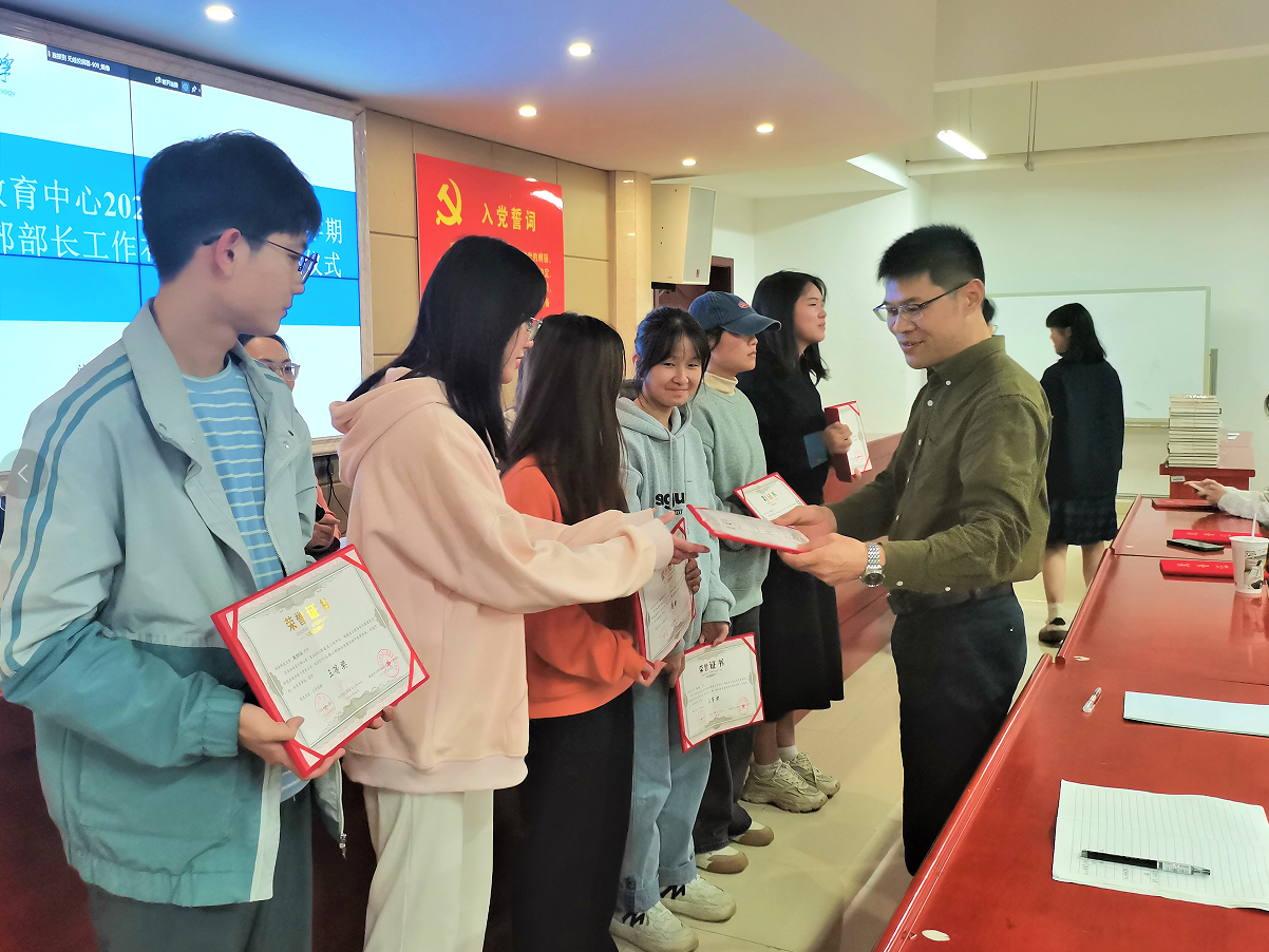 0a209ed037cd4a18b18f6e6374a2598e.png a9700973135354e9101c74ad258544c.png