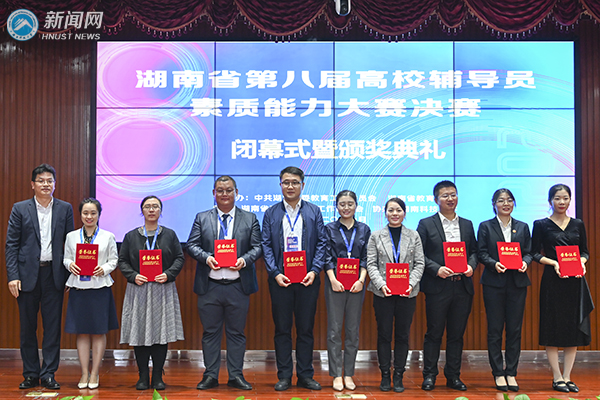 73d029da1f524921bffd68ddd1ed3674.jpg 齐琳15.jpg